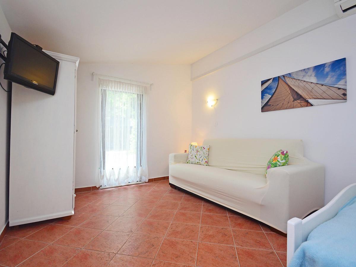אומאג Holiday Home Aron By Interhome מראה חיצוני תמונה